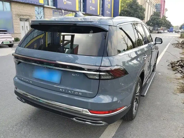 Lincoln Aviator — Фото автомобиля 6