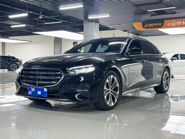 Фотография автомобиля — Mercedes-Benz E-Class
