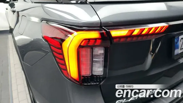 Ford Explorer — Фото автомобиля 19
