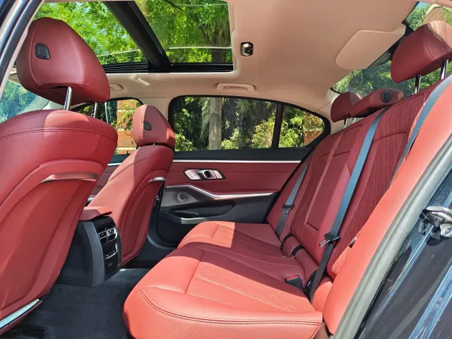 BMW 3 Series — Фото автомобиля 24