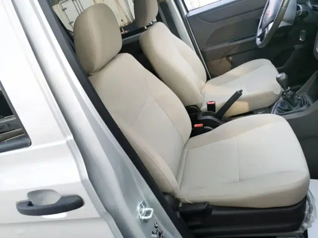 Wuling Hongguang V — Фото автомобиля 19