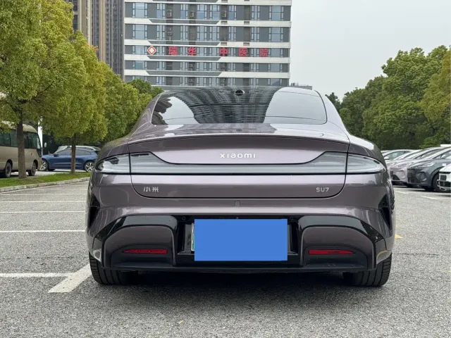 Xiaomi SU7 — Фото автомобиля 12