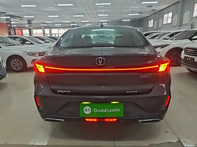 Changan Eado — Фото автомобиля 5