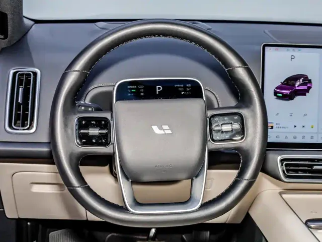 Li Auto L9 — Фото автомобиля 26