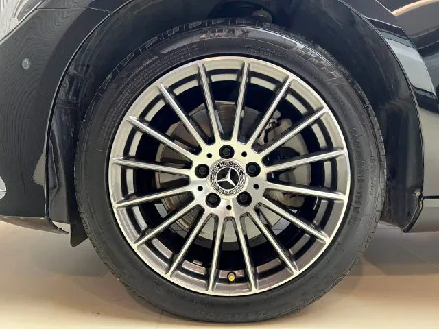 Mercedes-Benz E-Class — Фото автомобиля 16