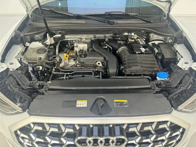 Audi Q3 — Фото автомобиля 9