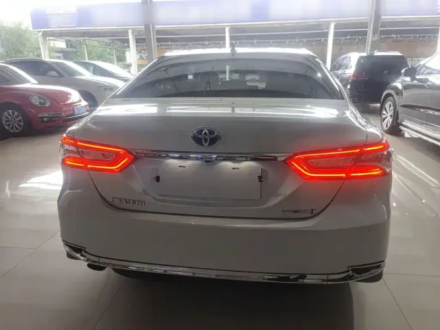 Toyota Camry — Фото автомобиля 7