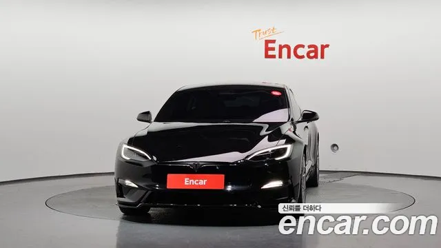 Tesla Model S — Фото автомобиля 3