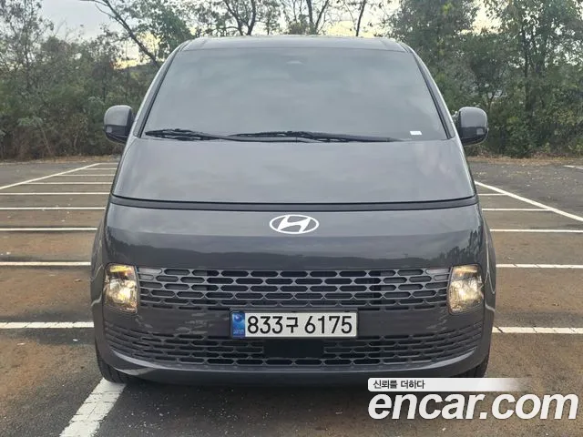 Фотография автомобиля — Hyundai Staria