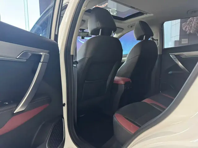 Geely Binyue — Фото автомобиля 8