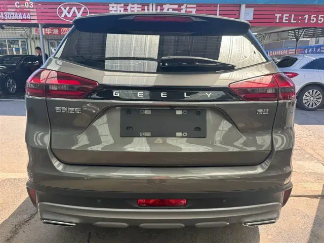Geely Boyue — Фото автомобиля 4