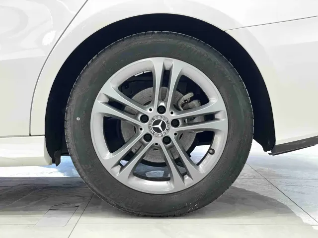 Mercedes-Benz A-Class — Фото автомобиля 12