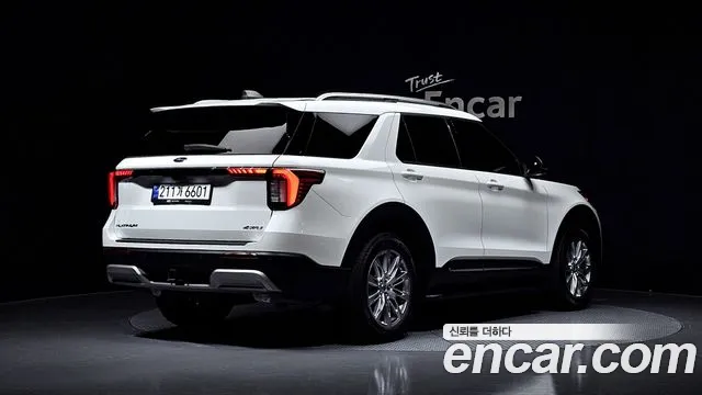 Ford Explorer — Фото автомобиля 2