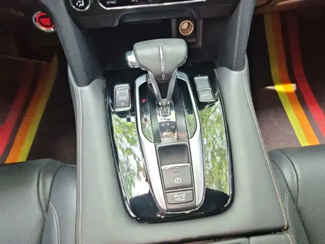 Honda UR-V — Фото автомобиля 13