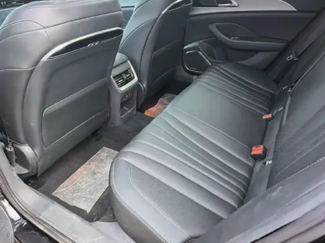 Hongqi H5 — Фото автомобиля 6