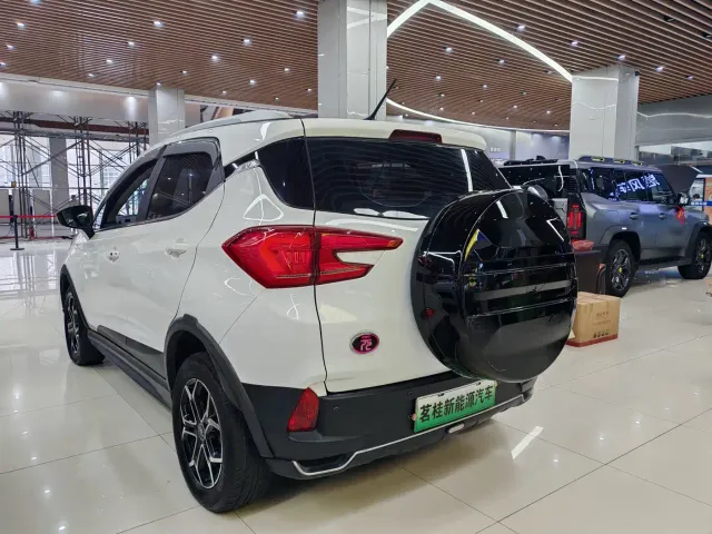 BYD Yuan Pro — Фото автомобиля 12