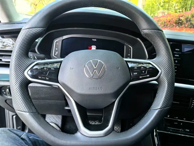 Volkswagen Passat — Фото автомобиля 8