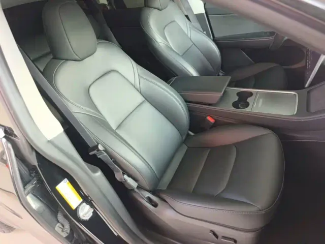 Tesla Model Y — Фото автомобиля 24