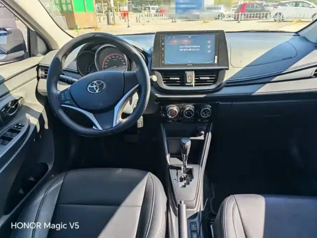 Toyota Vios FS — Фото автомобиля 8