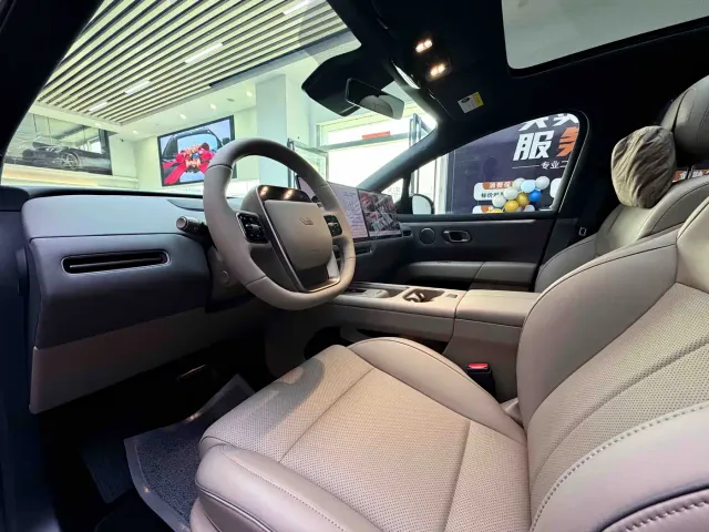 Li Auto i6 — Фото автомобиля 18