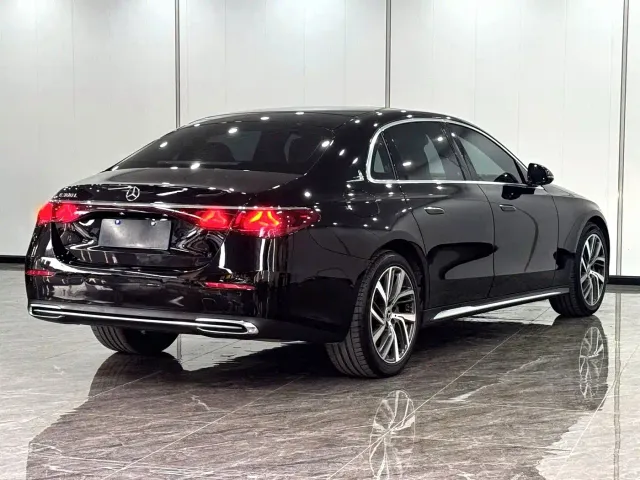 Mercedes-Benz E-Class — Фото автомобиля 8
