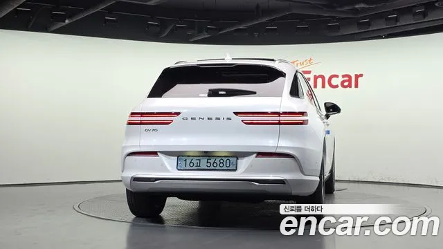 Genesis GV70 Electrified — Фото автомобиля 4