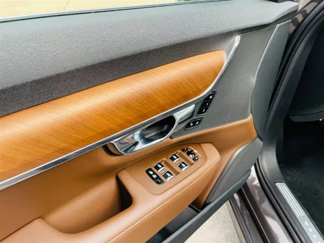Volvo S90 — Фото автомобиля 24