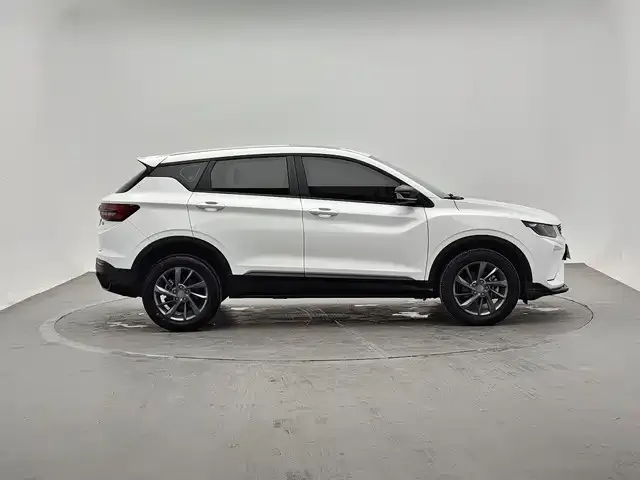 Geely Binyue — Фото автомобиля 3