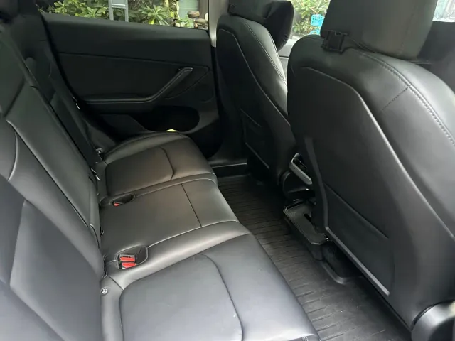 Tesla Model Y — Фото автомобиля 8