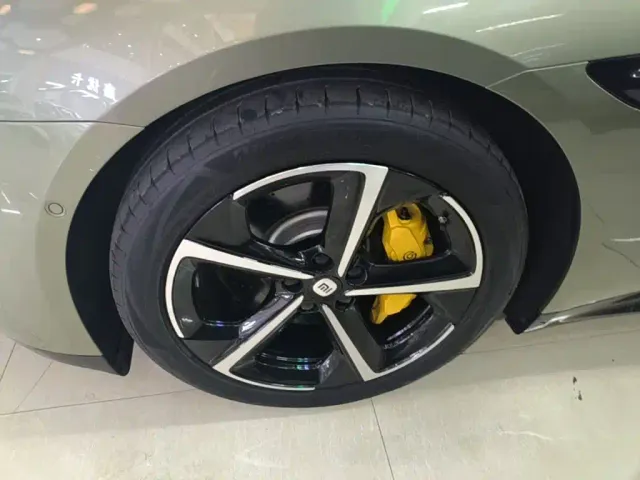 Xiaomi SU7 — Фото автомобиля 22