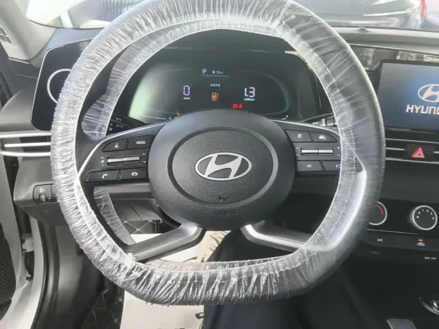 Hyundai Elantra — Фото автомобиля 10