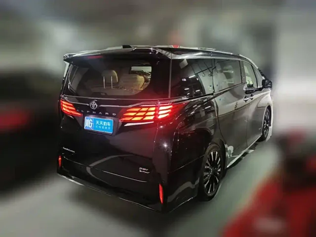 Toyota Alphard — Фото автомобиля 2