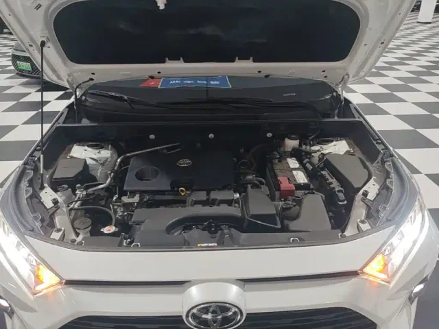 Toyota RAV4 — Фото автомобиля 19