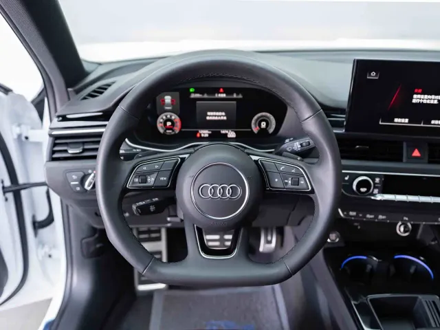 Audi A4L — Фото автомобиля 13