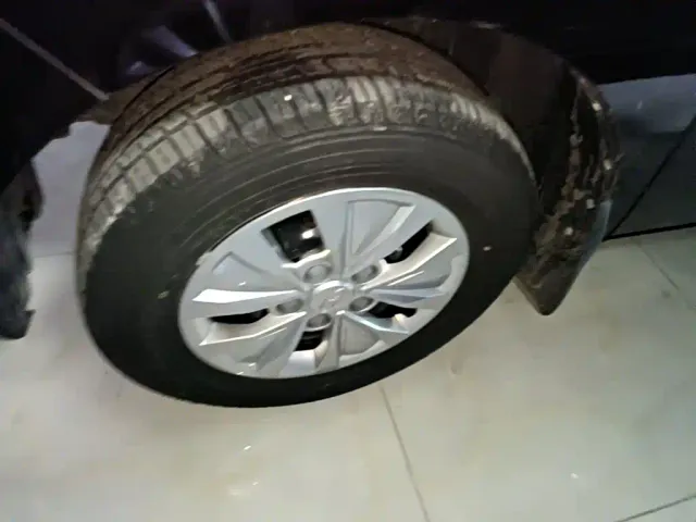 JAC Refine M3 — Фото автомобиля 22