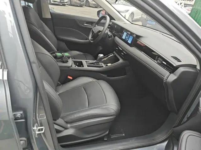 Roewe i5 — Фото автомобиля 24