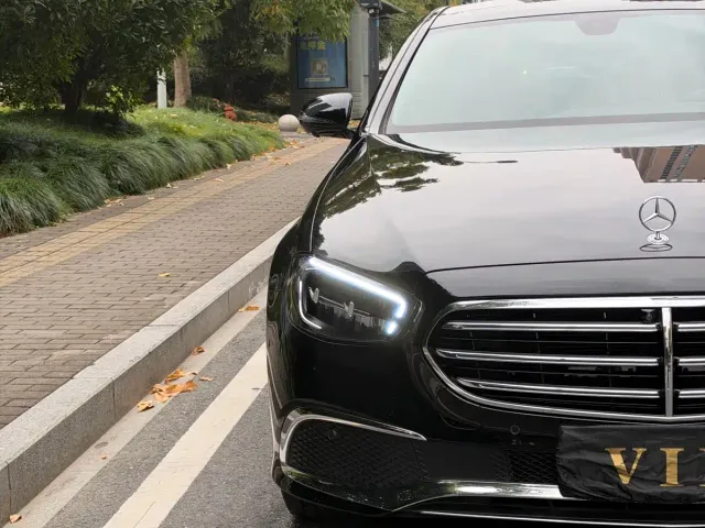 Mercedes-Benz E-Class — Фото автомобиля 13