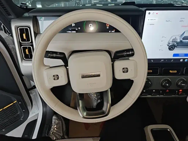 iCAR V23 — Фото автомобиля 10