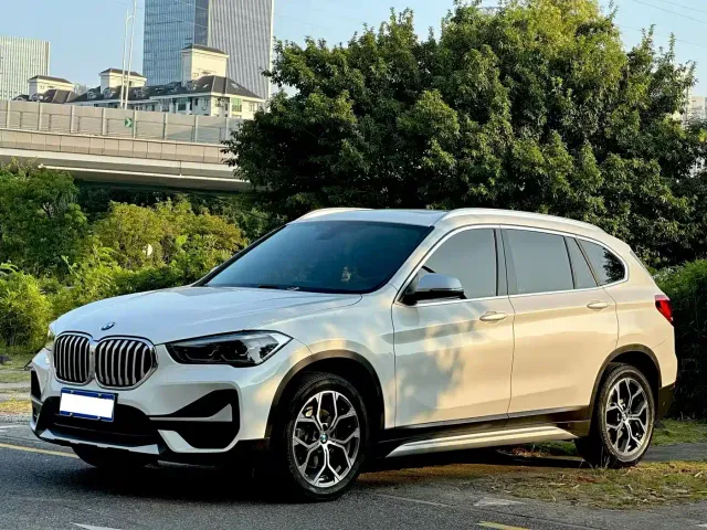 Фотография автомобиля — BMW X1