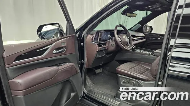 Cadillac Escalade 5th Gen — Фото автомобиля 15
