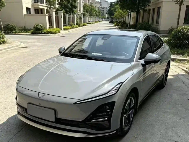 Фотография автомобиля — Wuling Starlight