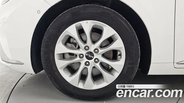 Kia K8 2.5 Бензин 2WD — Фото автомобиля 5