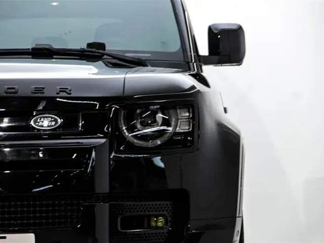 Land Rover Defender — Фото автомобиля 10