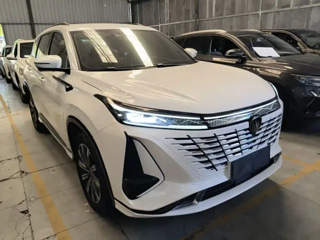 Changan CS75 Plus — Фото автомобиля 3