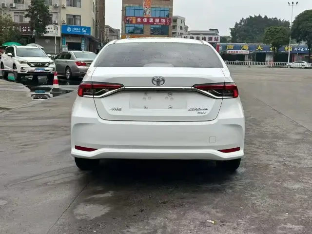Toyota Corolla — Фото автомобиля 5