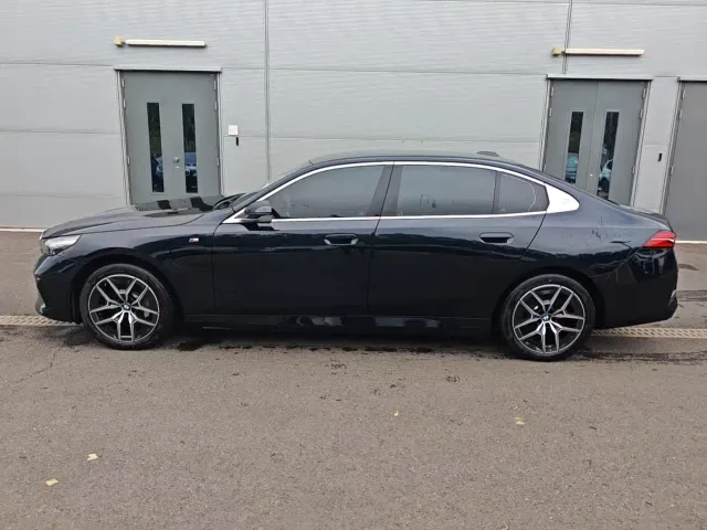 BMW i5 — Фото автомобиля 5