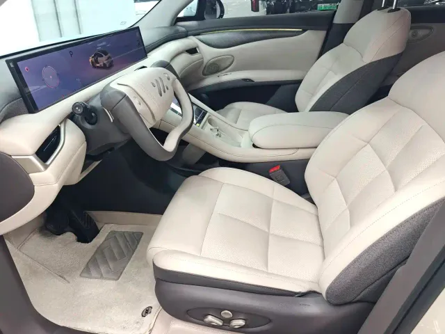 IM Motors LS6 — Фото автомобиля 11