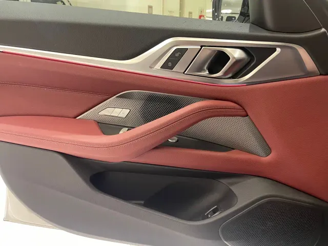 BMW i4 — Фото автомобиля 7