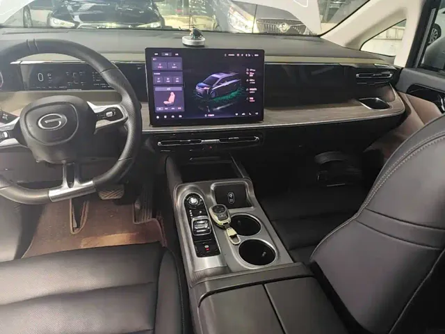 GAC Trumpchi E8 — Фото автомобиля 12