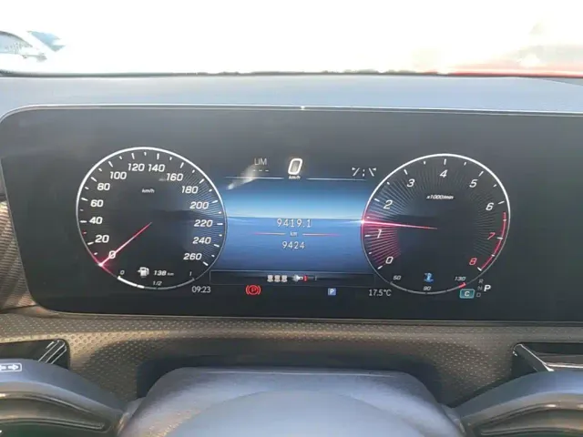 Mercedes-Benz A-Class — Фото автомобиля 11
